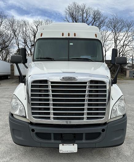 Used 2015 FREIGHTLINER Cascadia 125