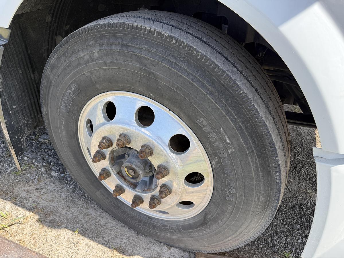 Used 2012 VOLVO VNL64T300