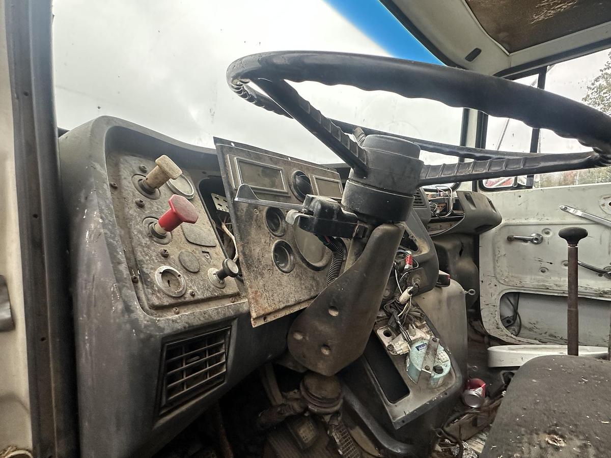 Used 1995 FORD L8000