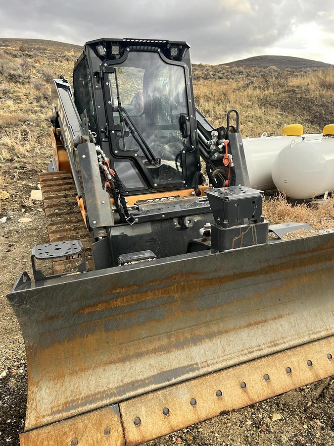 Used 2023 CASE dl550