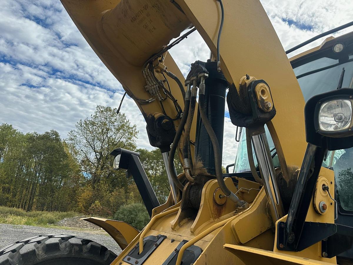 Used 2015 CATERPILLAR 962M