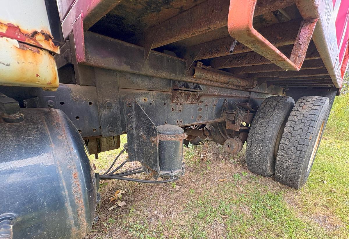 Used 1990 INTERNATIONAL 4900