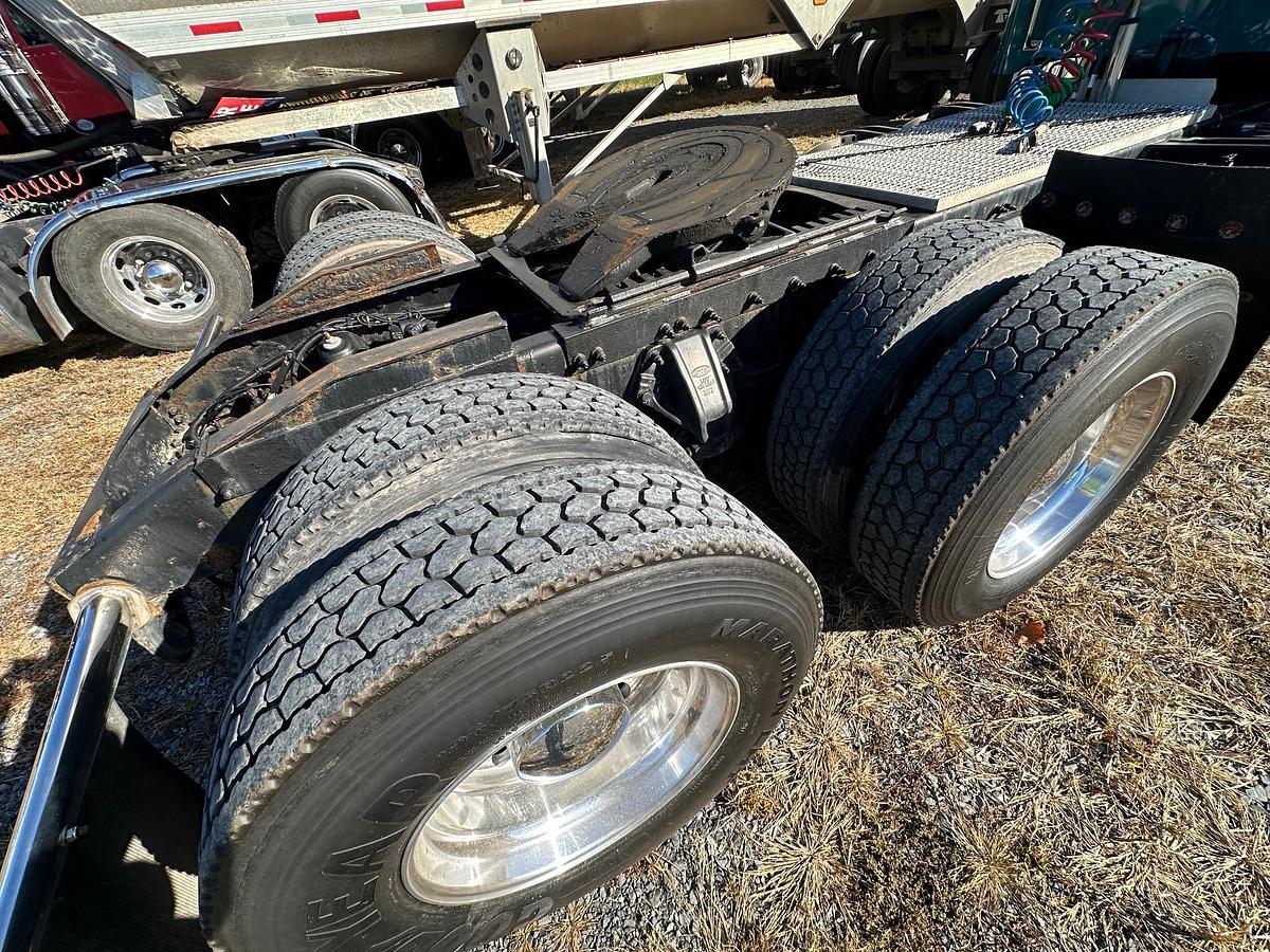 Used 2012 PETERBILT 365