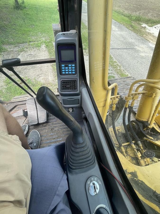 Used 2003 KOMATSU PC200 LC7