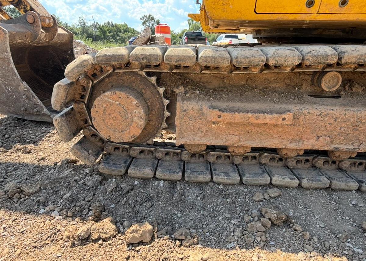 Used 2022 KOMATSU PC138USLC-11