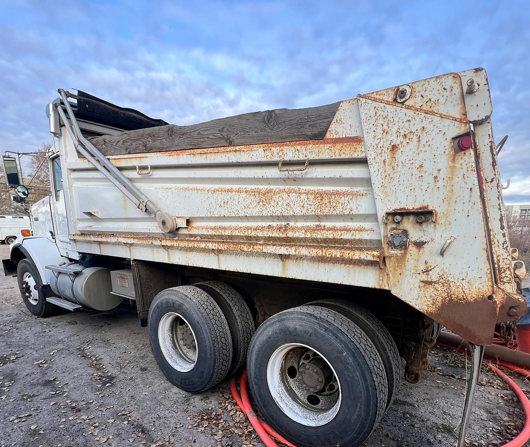 Used 2013 KENWORTH t800