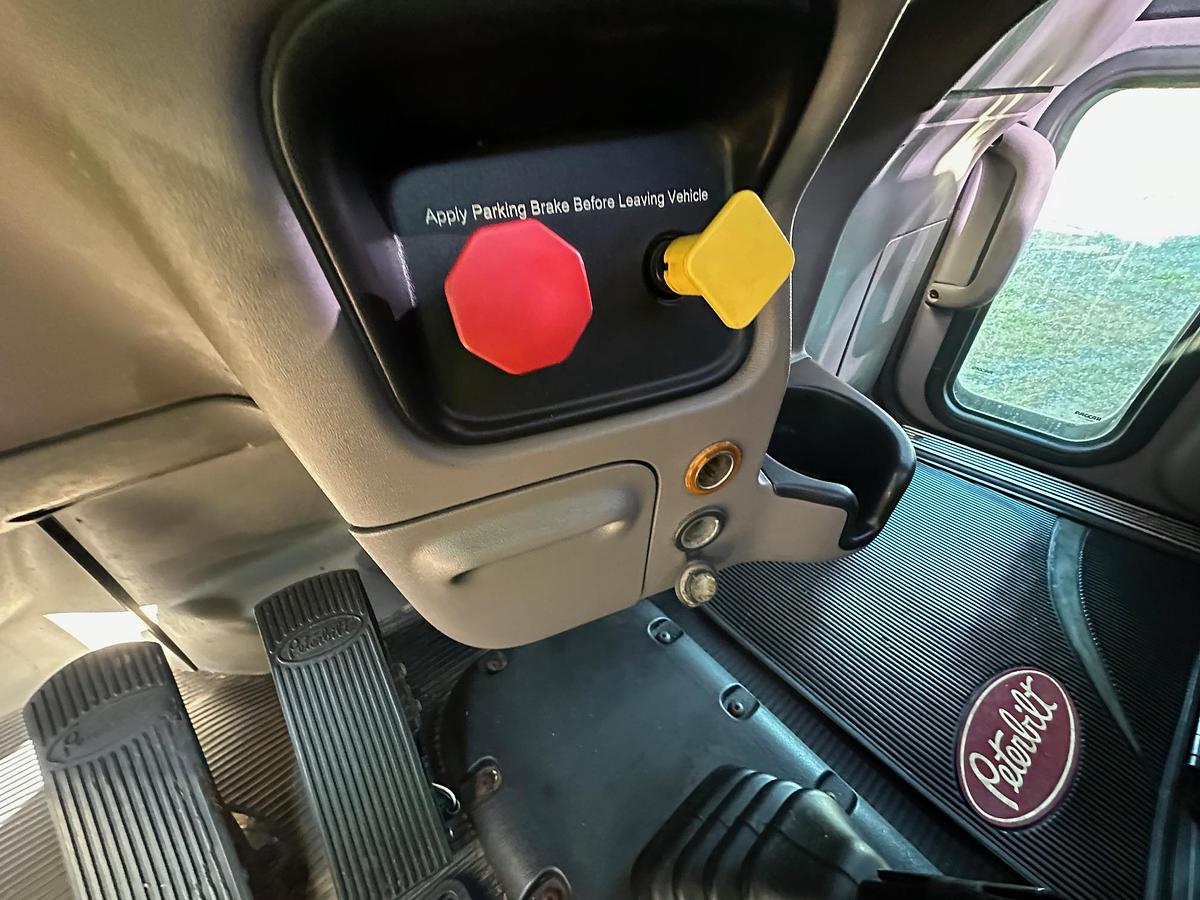 Used 2016 PETERBILT 367