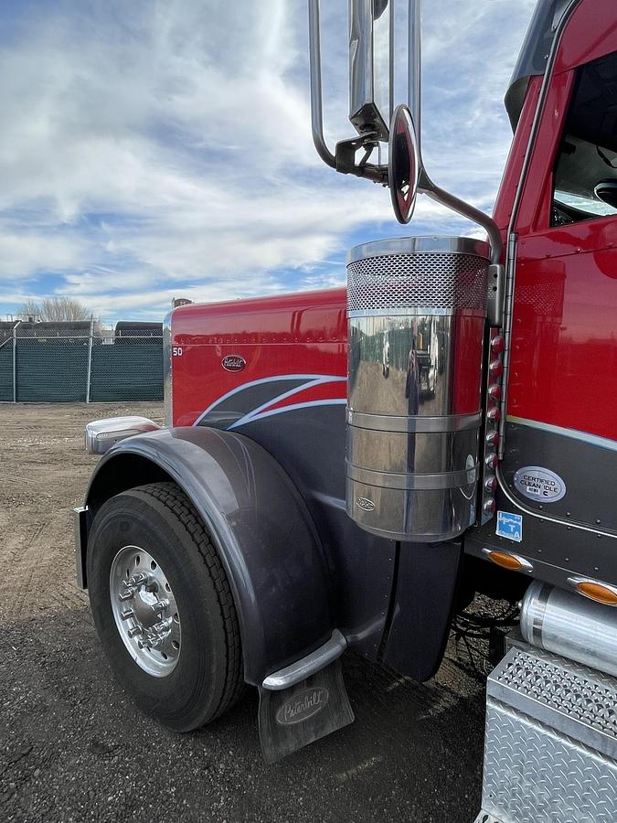 Used 2012 PETERBILT 389