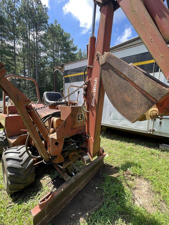 Used 1998 DITCH WITCH 4010DD Trencher/ Backhoe