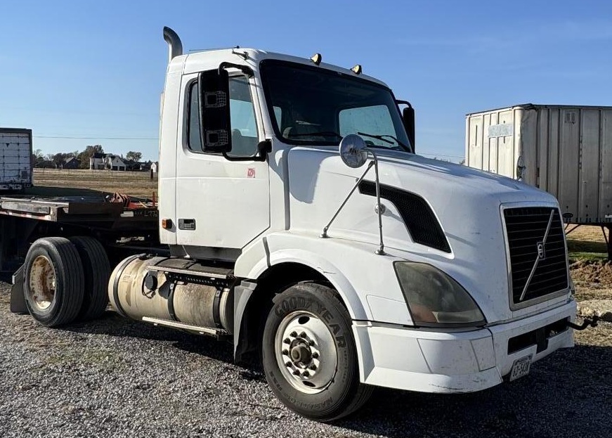 Used 2006 VOLVO VNL42T