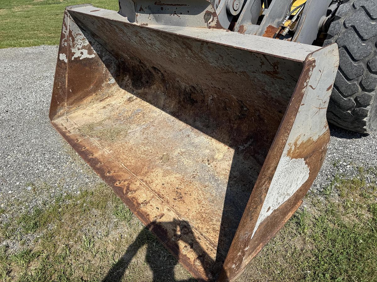 Used 2010 VOLVO L60F