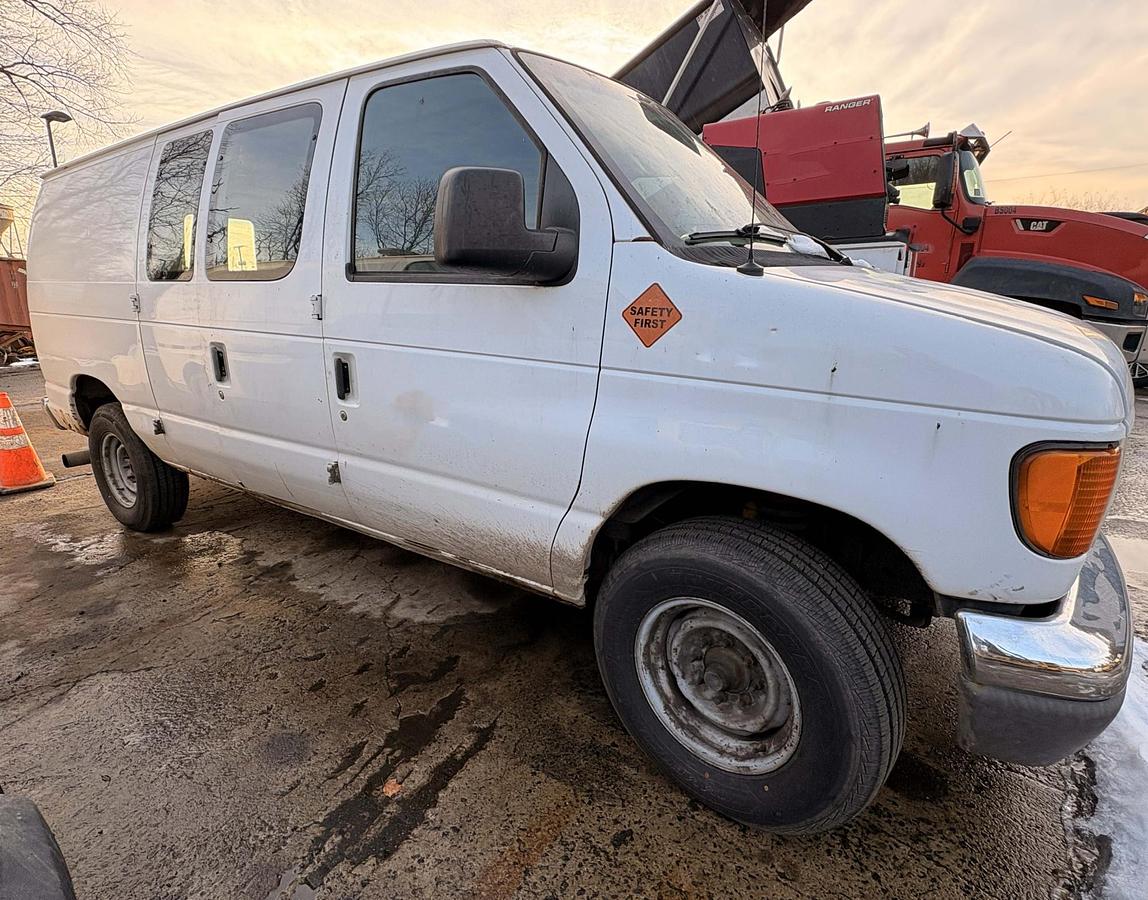 Used 2007 FORD E-350