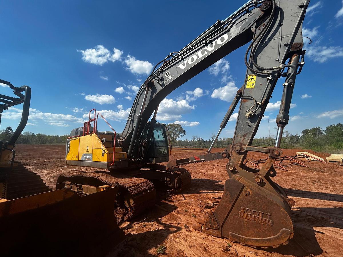Used 2021 VOLVO EC350EL