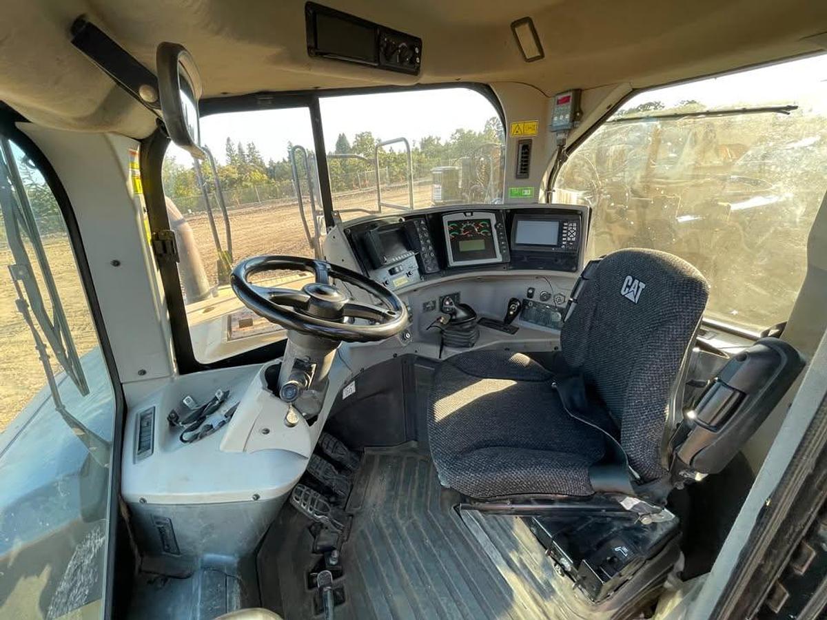 Used 2011 CATERPILLAR 627H