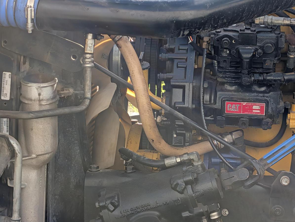 Used 2015 CATERPILLAR CT660 S