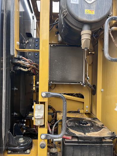 Used 2017 CATERPILLAR 326FL