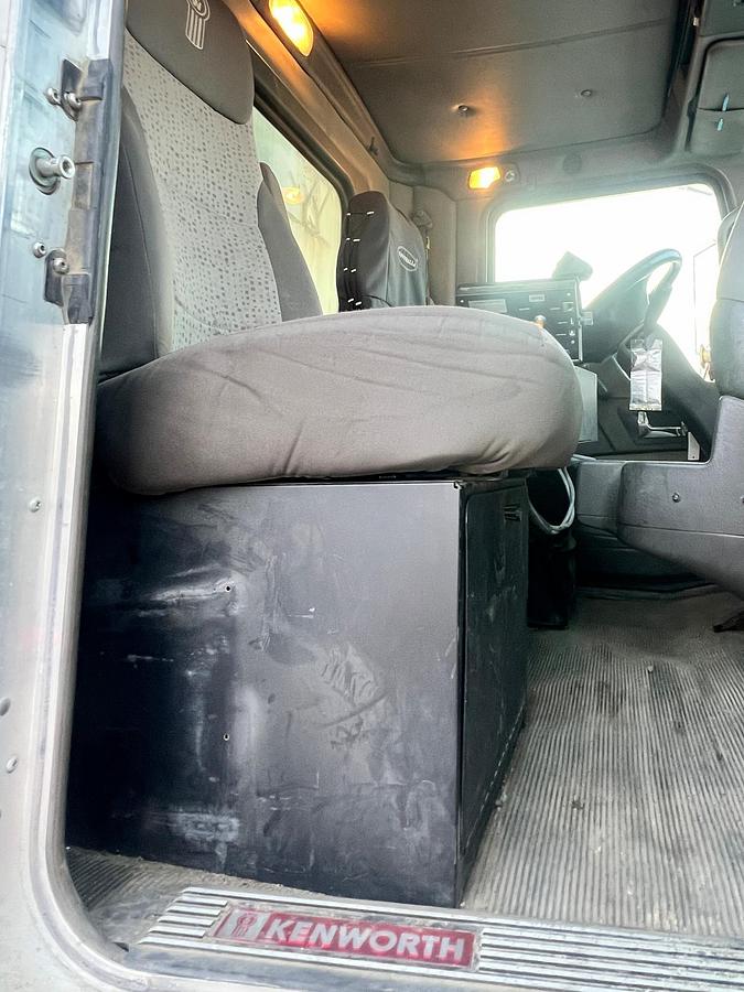 Used 2013 KENWORTH t800