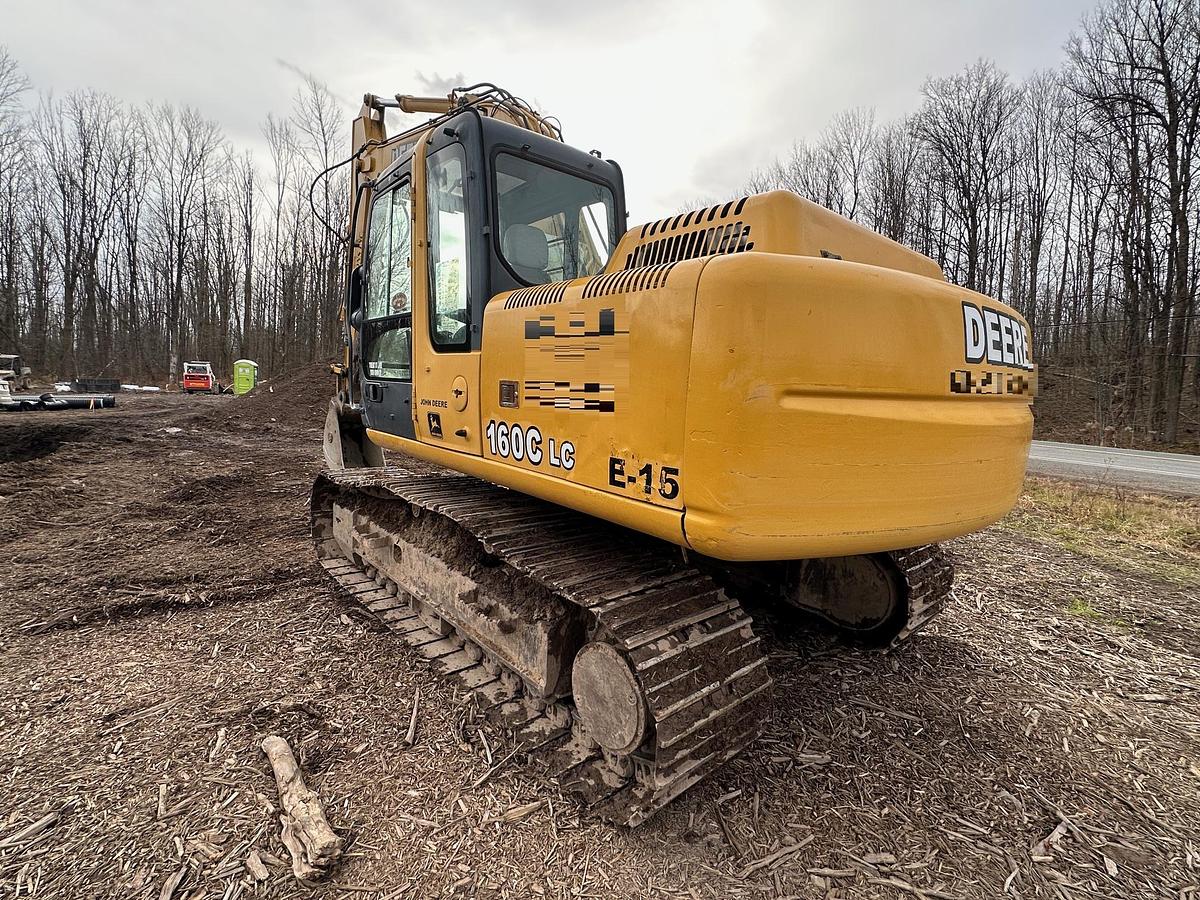 Used 2005 DEERE 160C LC