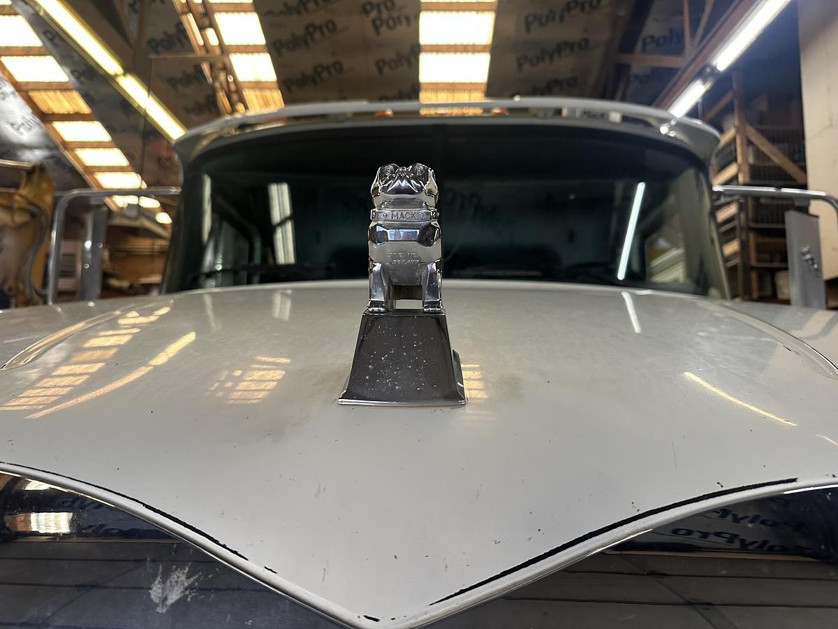 Used 2013 MACK GU713 Granite