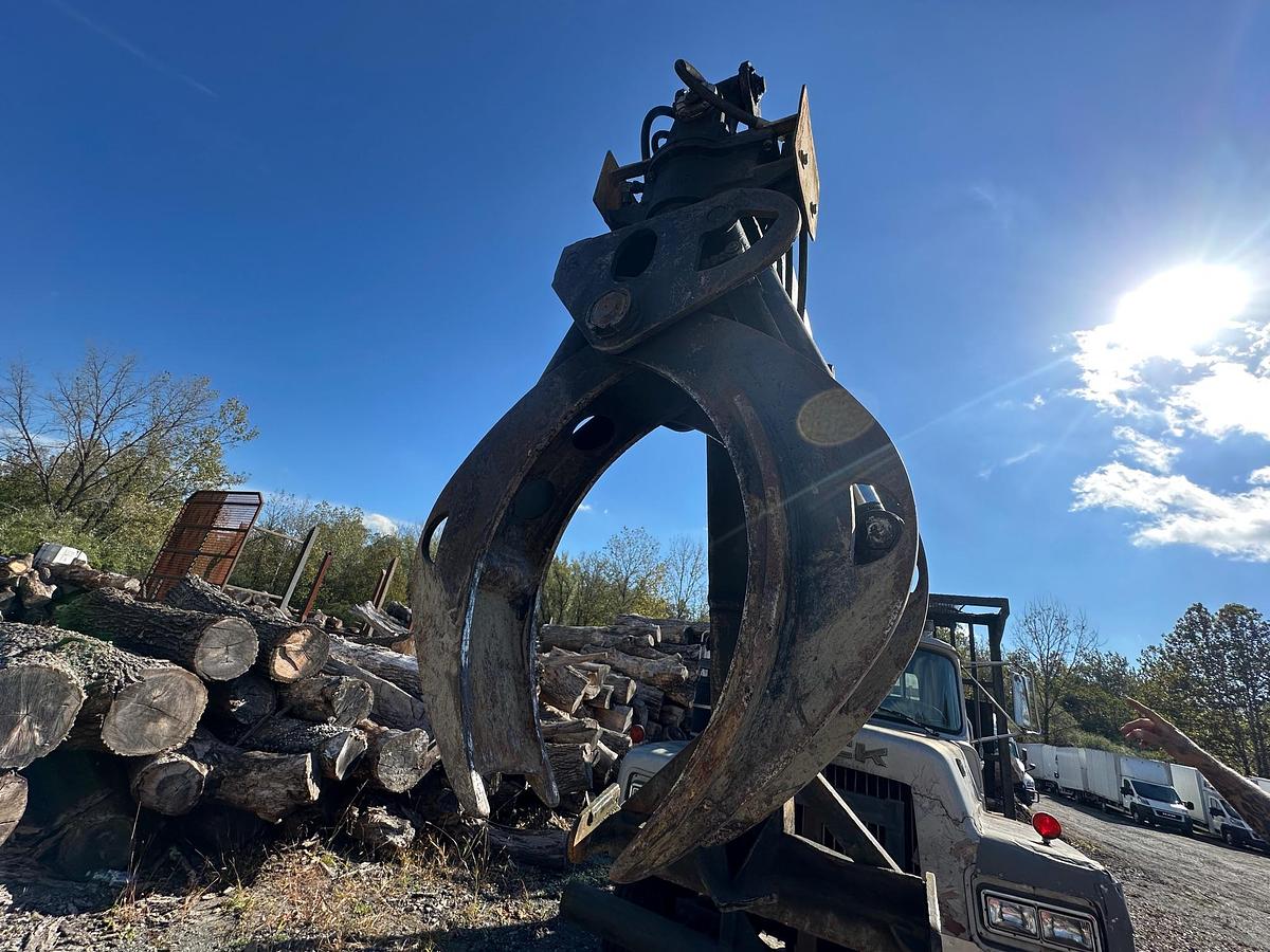 Used 1984 MACK RD686S