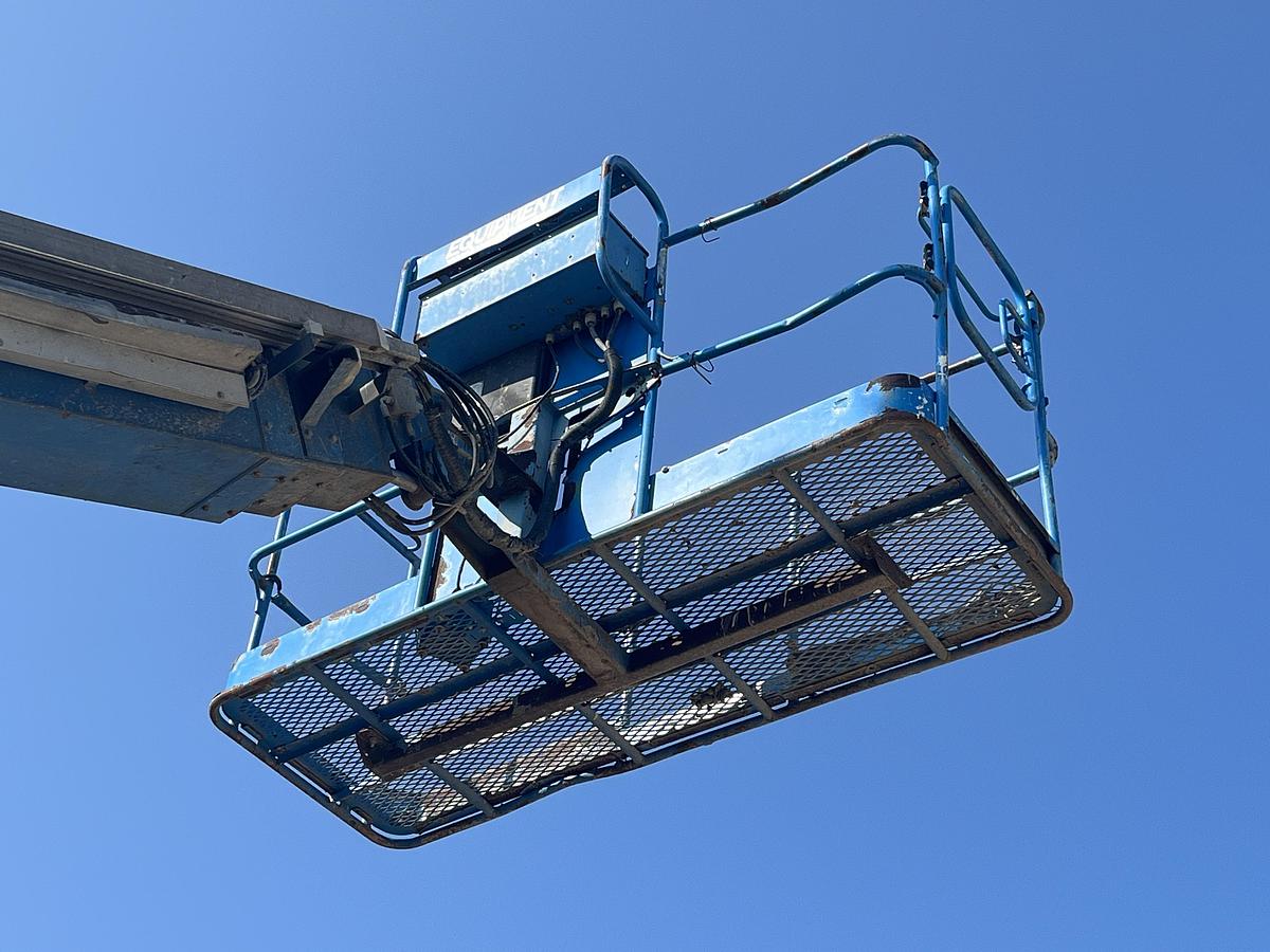 Used 2001 GENIE S-60