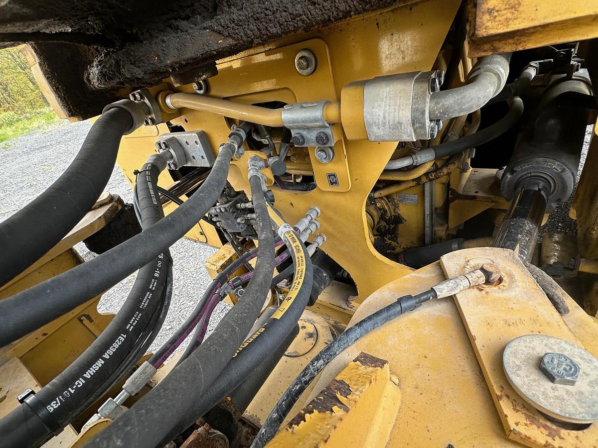 Used 2013 CATERPILLAR 972K