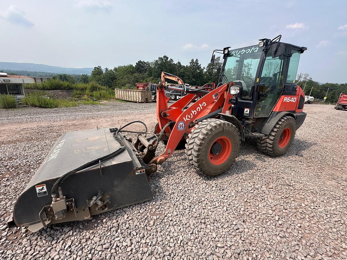 Used 2023 KUBOTA R640