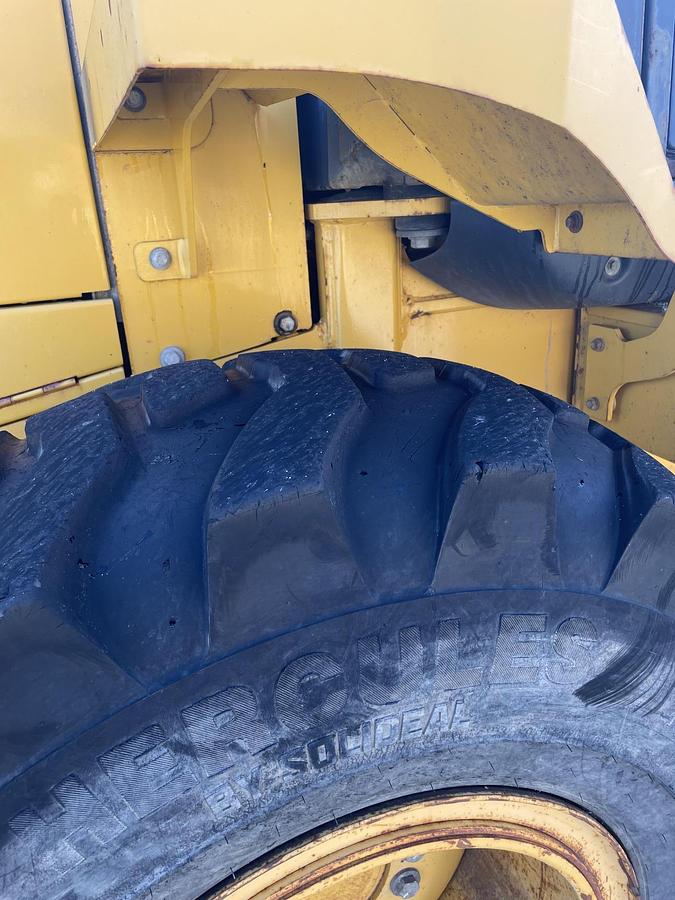 Used 2011 DEERE 544K