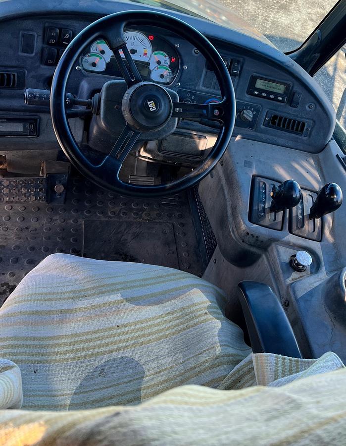 Used 2012 CATERPILLAR 740