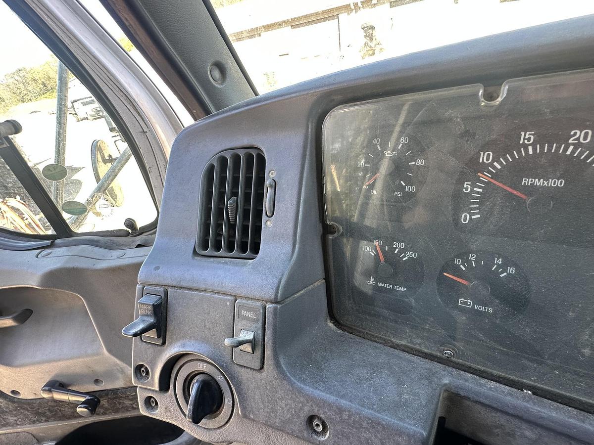 Used 2000 STERLING AT9513