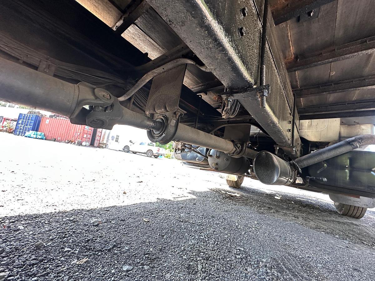 Used 2001 INTERNATIONAL 4900 Attenuator Truck