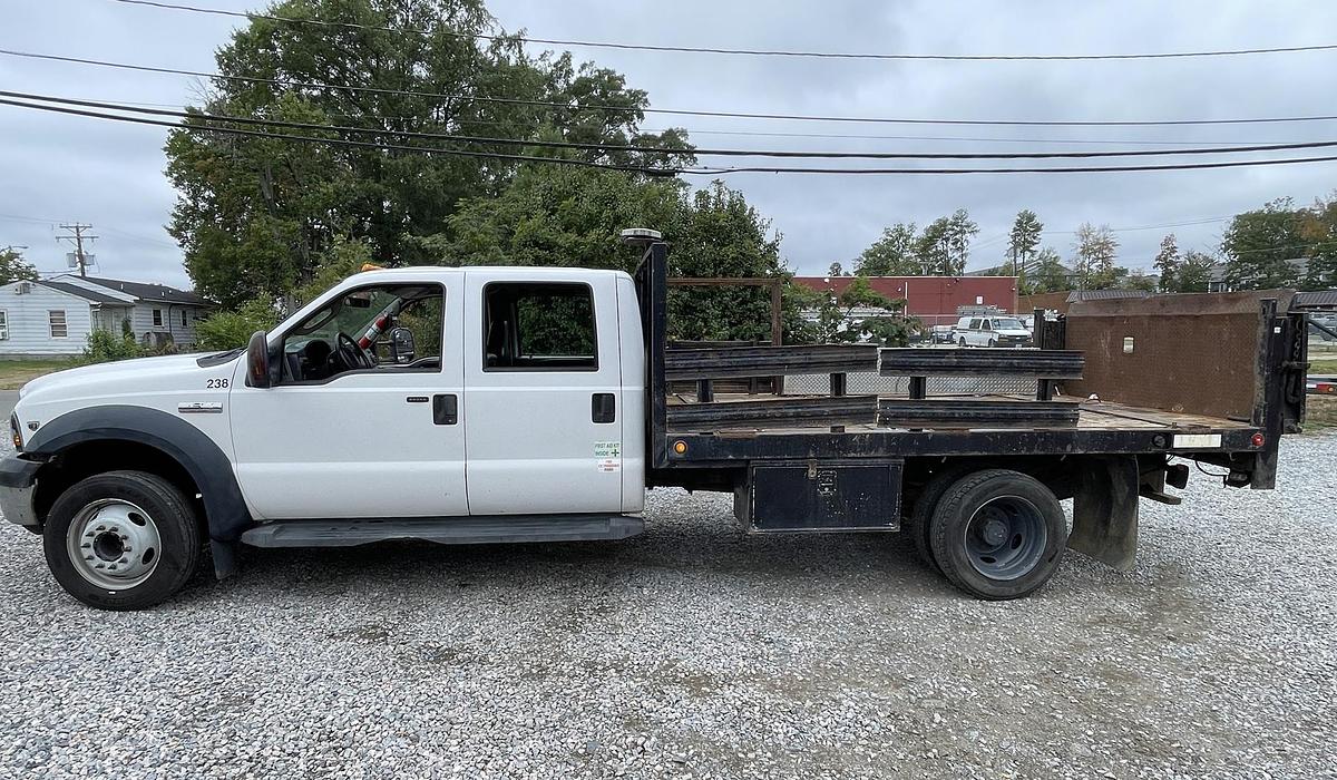 Used 2006 FORD F550 Crew Max