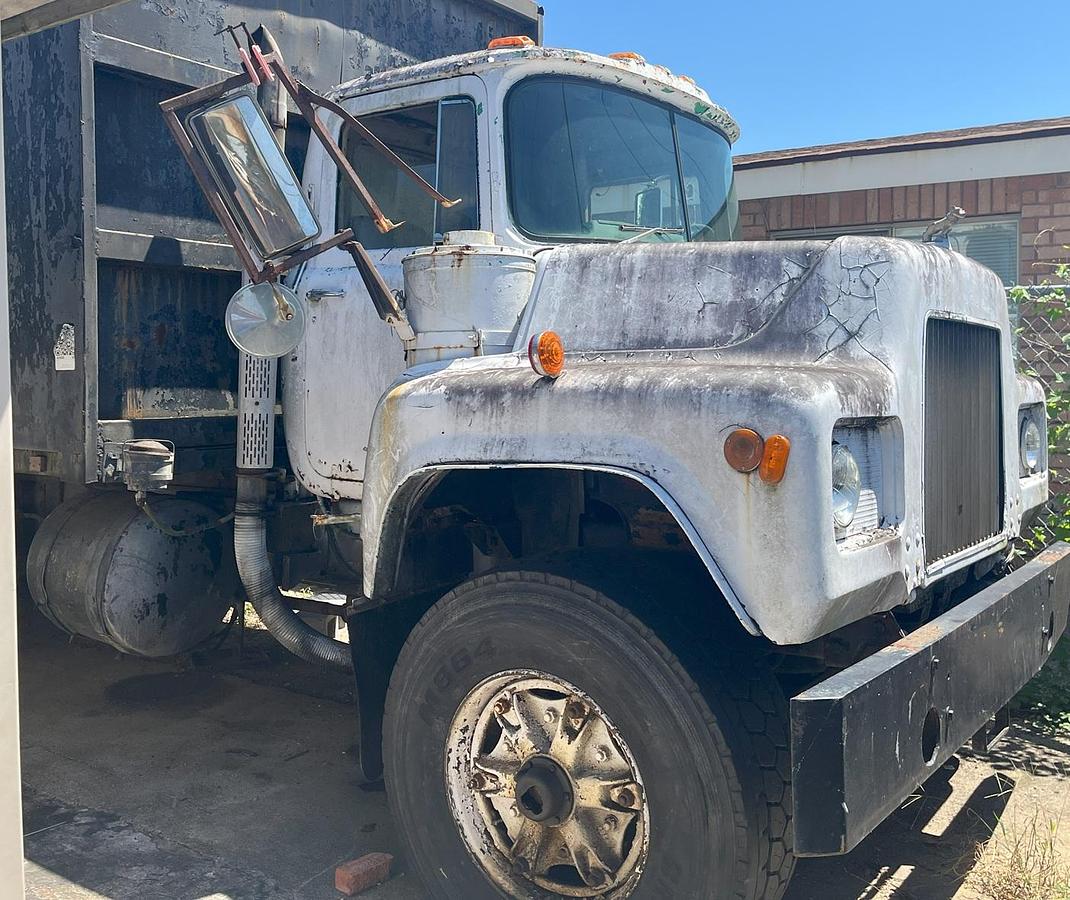 Used 1975 MACK DM686S
