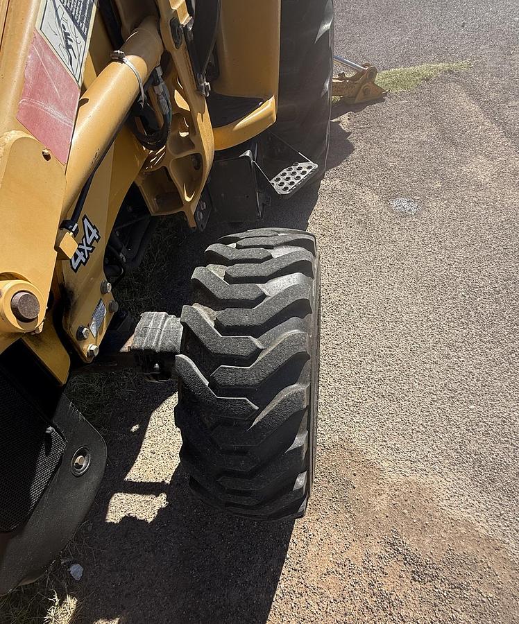 Used 2012 JOHN DEERE 110