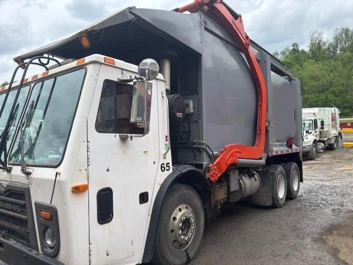 Used 2008 MACK LEU 613