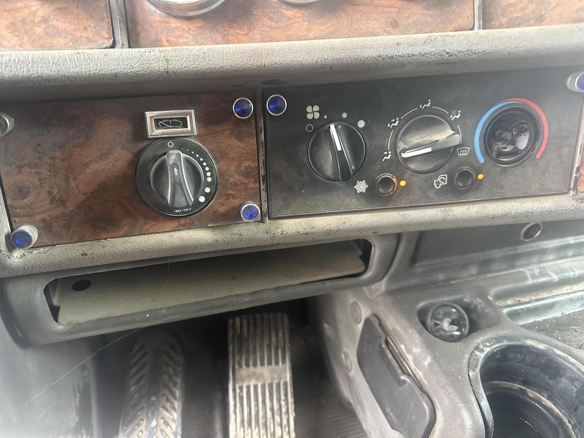 Used 2002 KENWORTH T800