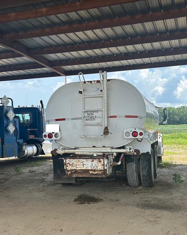 Used 2003 FREIGHTLINER FL80