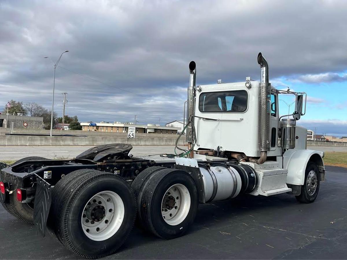 Used 2013 PETERBILT 388