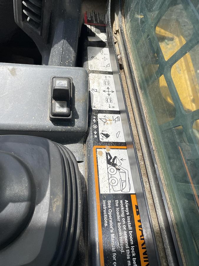 Used 2022 JOHN DEERE 333G