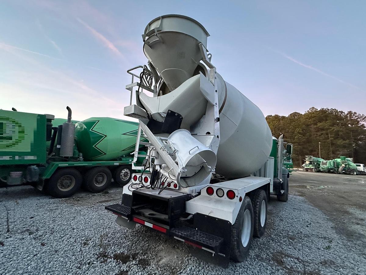 Used 2019 MACK GR64B Rear Mixer
