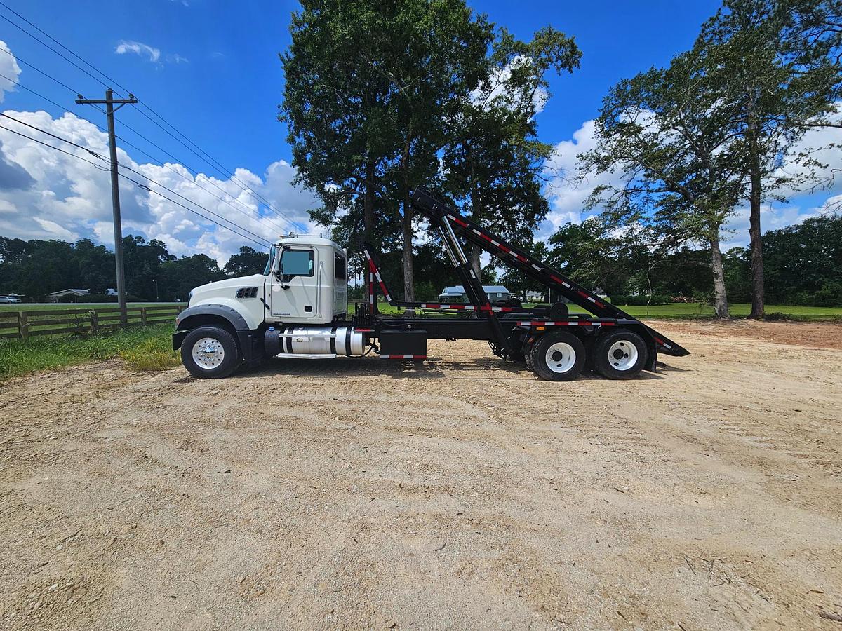 Used 2012 MACK GU713