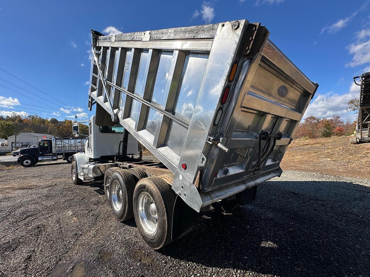 Used 2016 PETERBILT 365