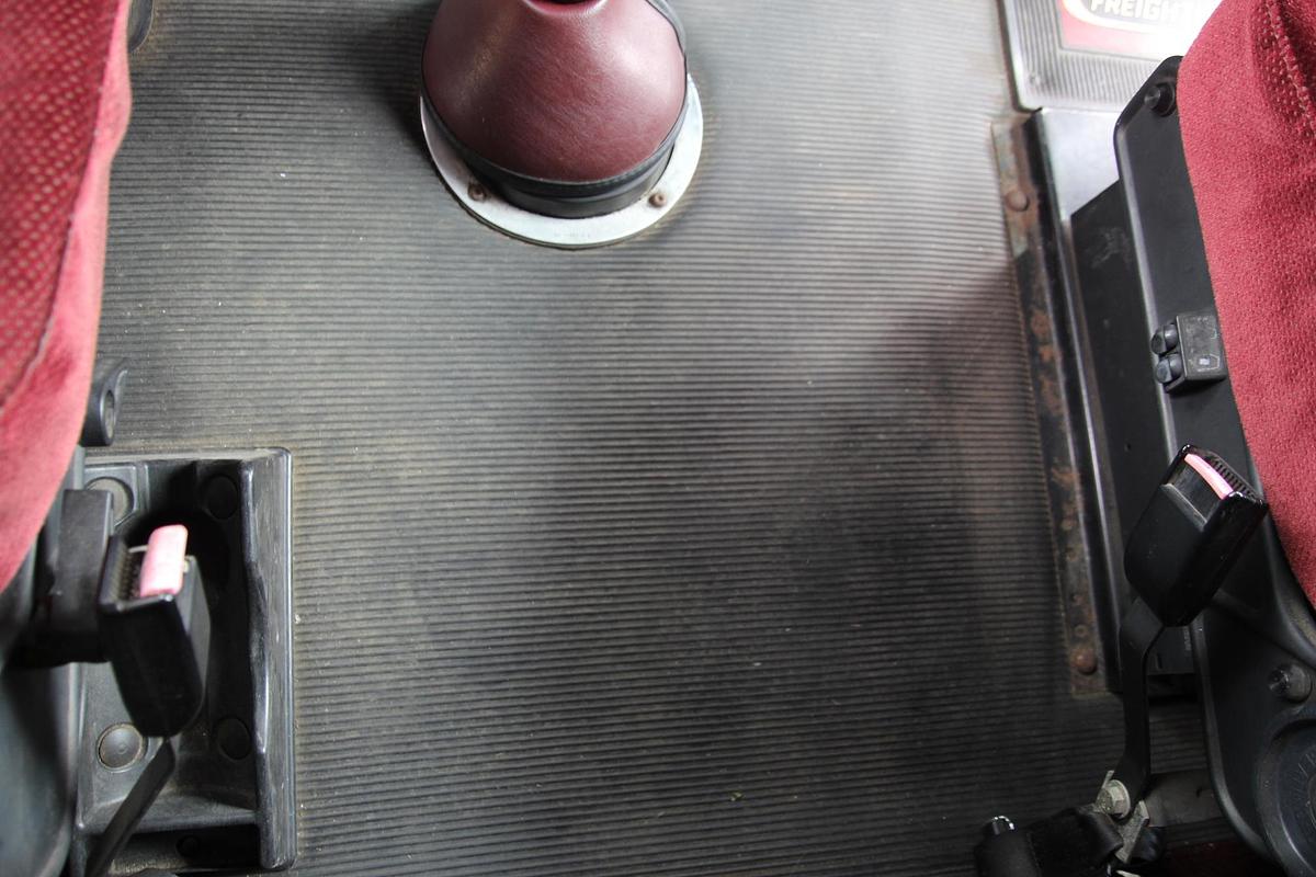 Used 1995 FREIGHTLINER 120