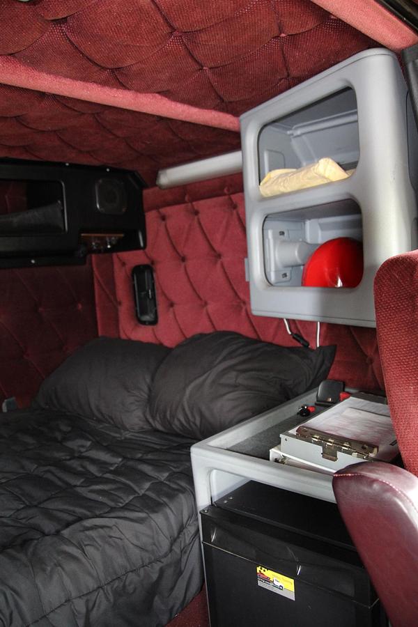 Used 1995 FREIGHTLINER 120