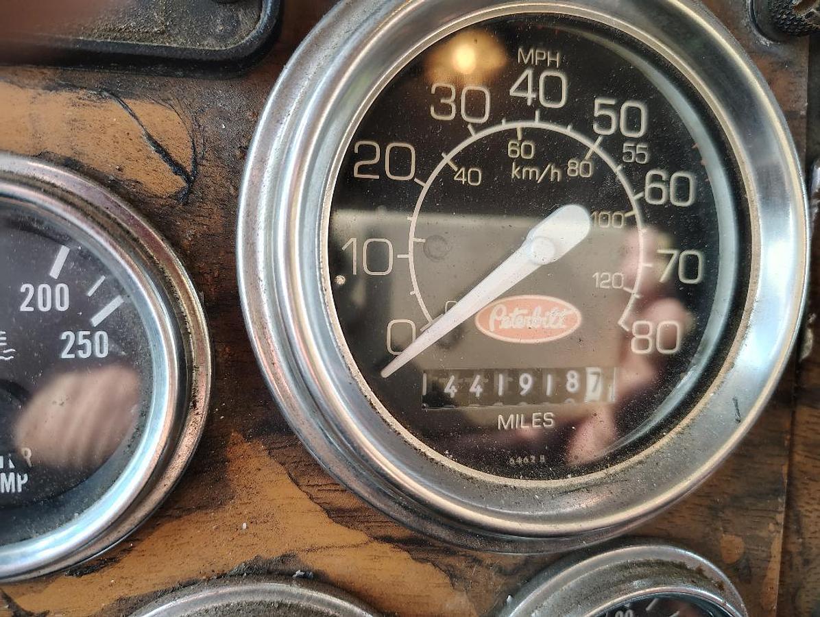 Used 2000 PETERBILT 379