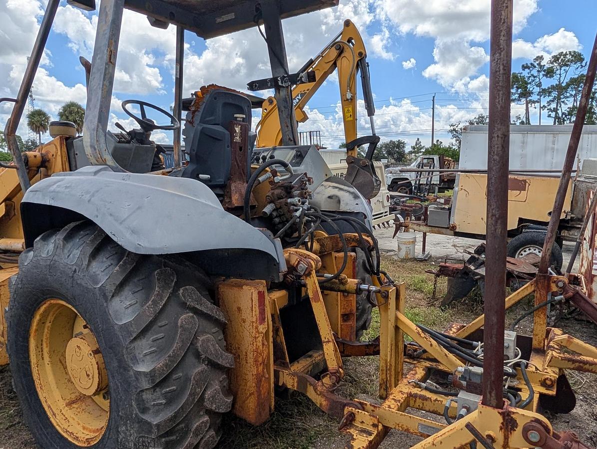 Used 1995 CASE 570LXT