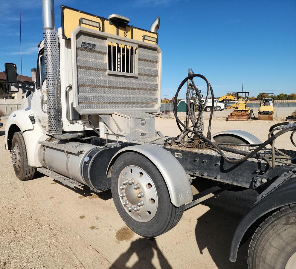Used 2021 KENWORTH T880