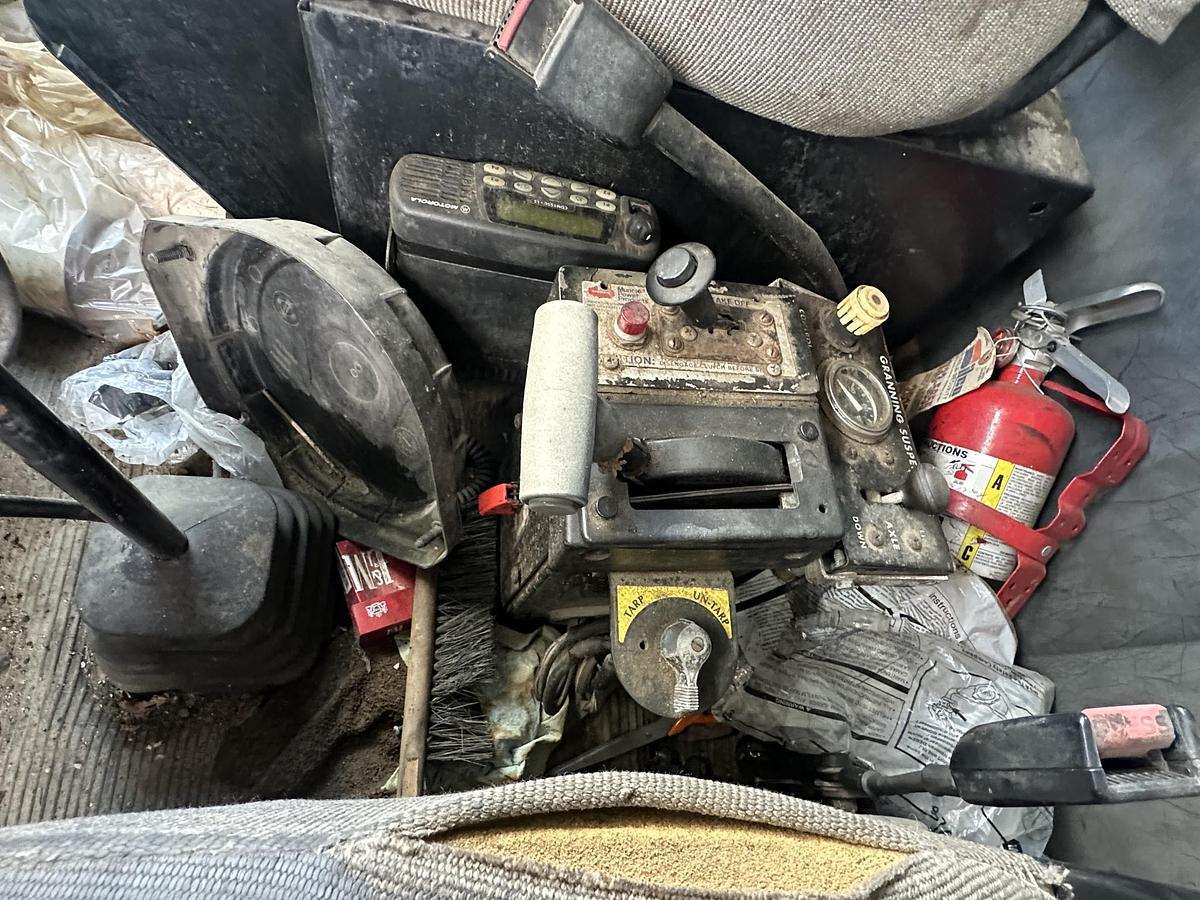 Used 2004 KENWORTH T300