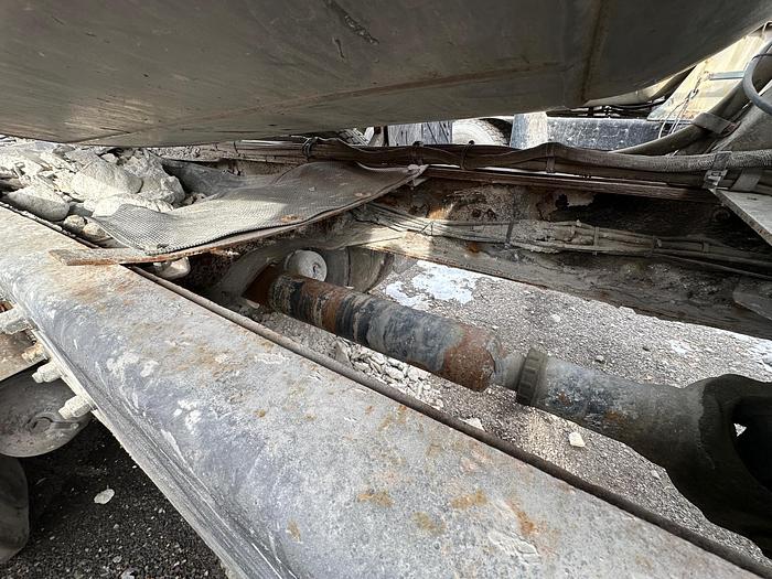 Used 2005 MACK CV713