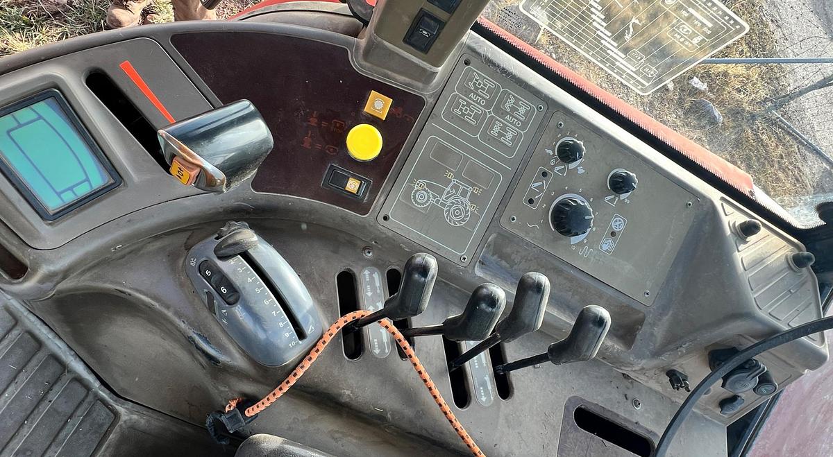 Used 2004 CASE IH MXM130